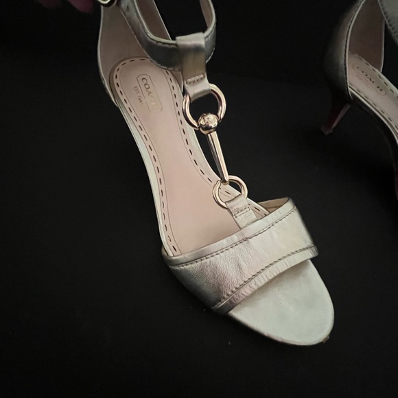Coach Inez T-Strap sandal with kitten heel I Color: Gold I Size: 8.5 - Picture 2 of 9